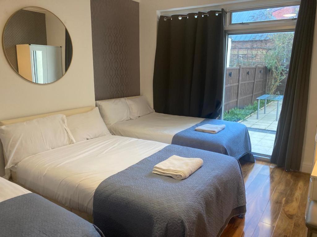 Twin Towerd Hotel London Eksteriør bilde